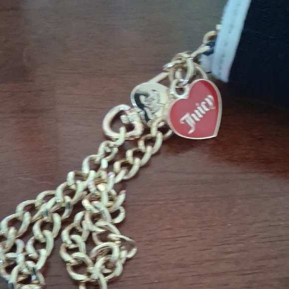 Juicy Couture Card Wallet with Gold Chain and Red Heart Charm - Picture 4 of 5